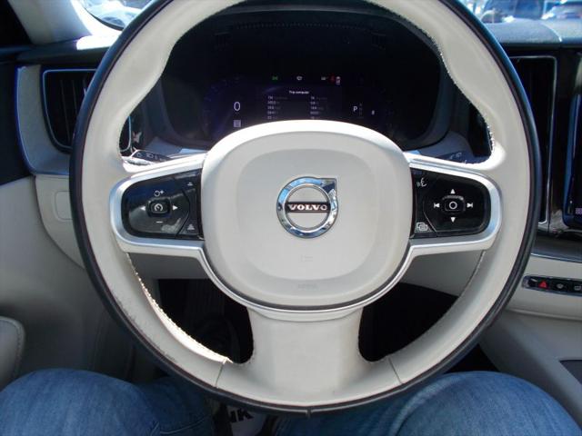 2023 Volvo XC60 B5 Plus Bright Theme