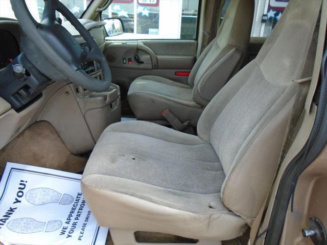 2003 Chevrolet Astro LS