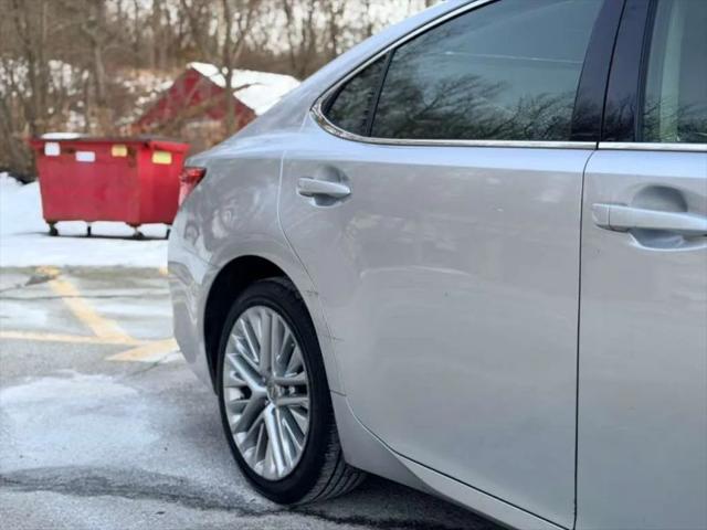 2015 Lexus ES 350 Crafted Line