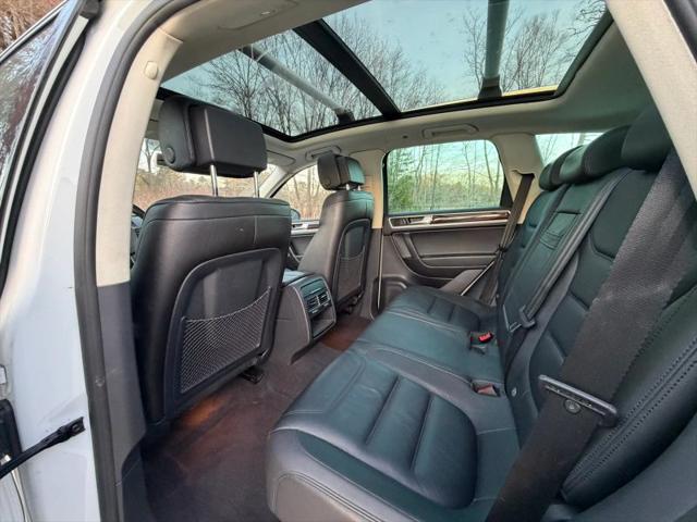 2015 Volkswagen Touareg V6 Lux