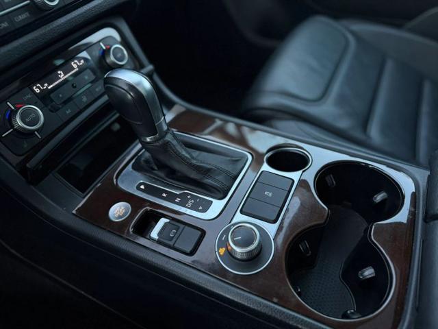 2015 Volkswagen Touareg V6 Lux