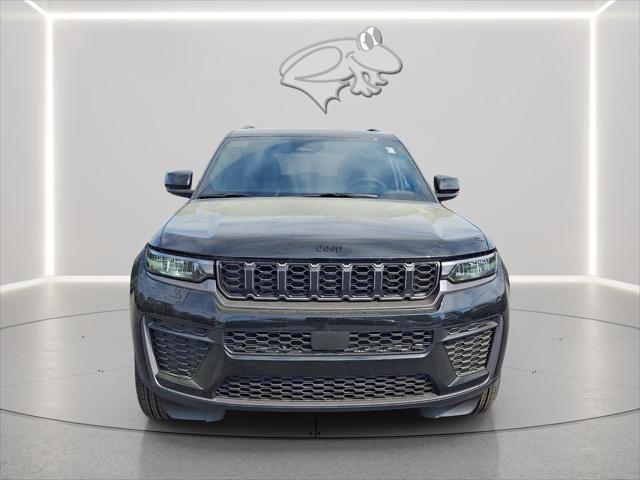 2026 Jeep Grand Cherokee GRAND CHEROKEE LAREDO ALTITUDE 4X4 2026 Jeep Grand Cherokee GRAND CHEROKEE LAREDO ALTITUDE 4X4