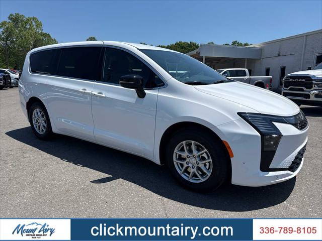 2027 Chrysler Pacifica Select for sale in Mount Airy, NC