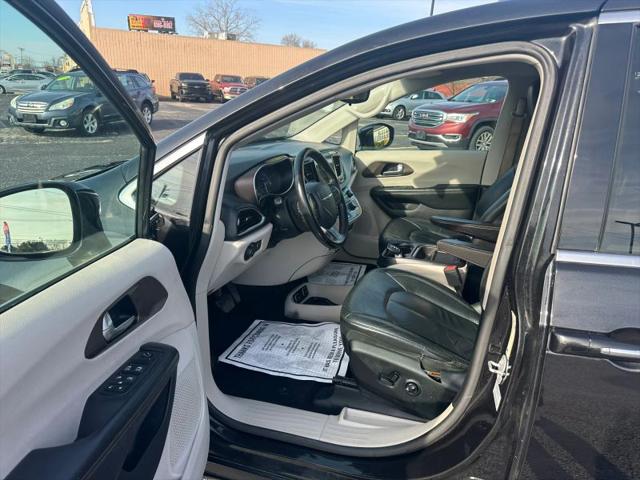 2017 Chrysler Pacifica Touring-L