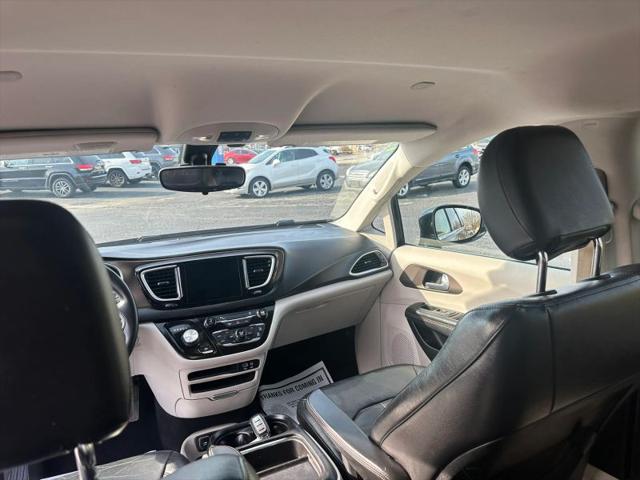 2017 Chrysler Pacifica Touring-L