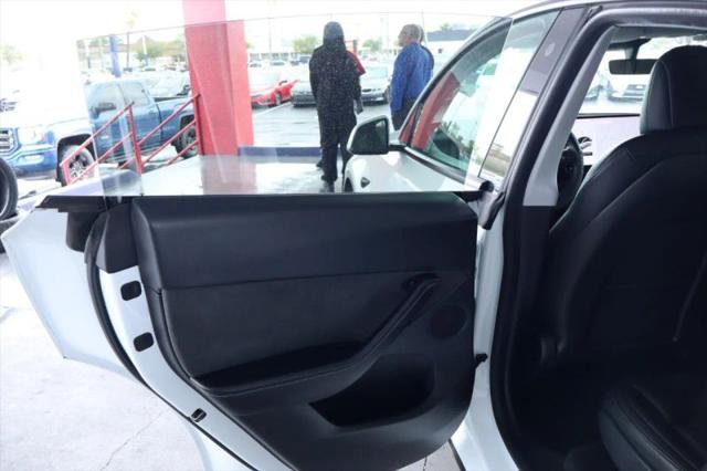 2022 Tesla Model Y Long Range Dual Motor All-Wheel Drive