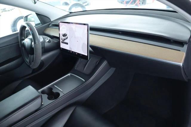 2022 Tesla Model Y Long Range Dual Motor All-Wheel Drive