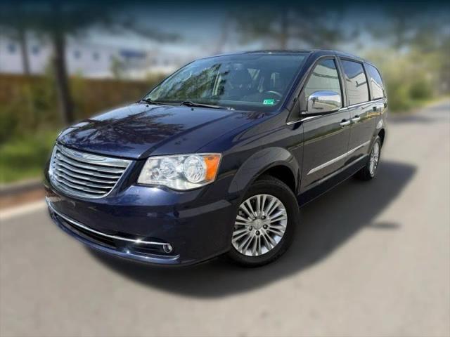 2015 Chrysler Town & Country Touring-L for sale in Chantilly, VA