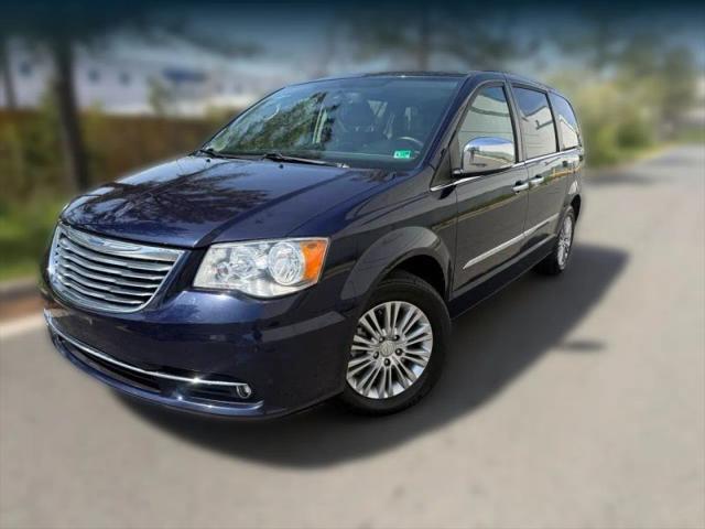 2015 Chrysler Town & Country Touring-L