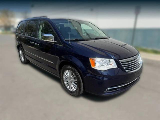 2015 Chrysler Town & Country Touring-L