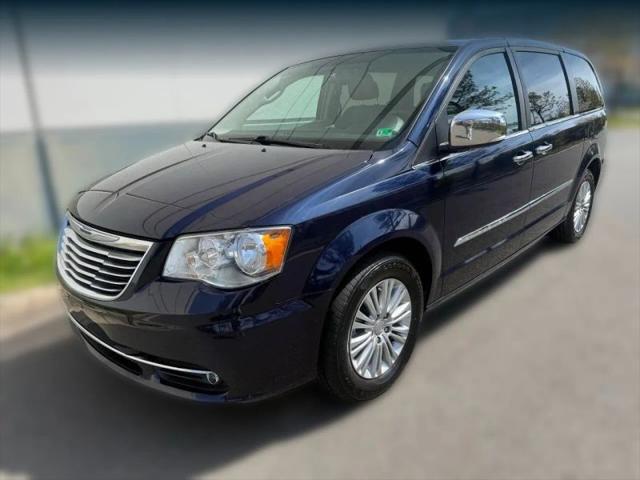 2015 Chrysler Town & Country Touring-L
