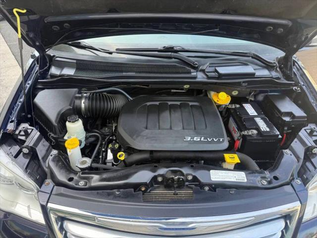 2015 Chrysler Town & Country Touring-L