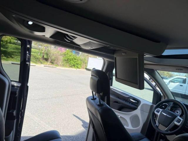 2015 Chrysler Town & Country Touring-L