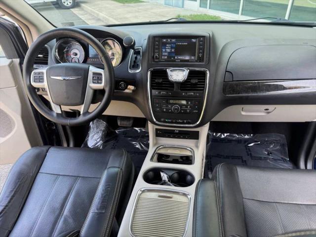 2015 Chrysler Town & Country Touring-L