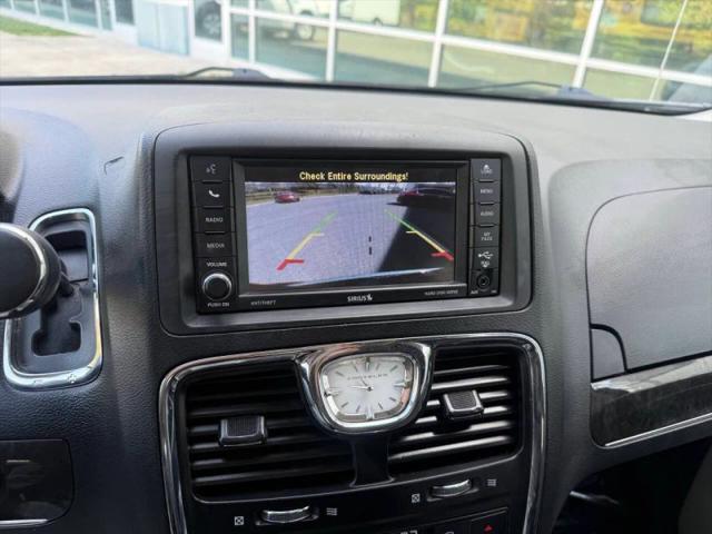 2015 Chrysler Town & Country Touring-L