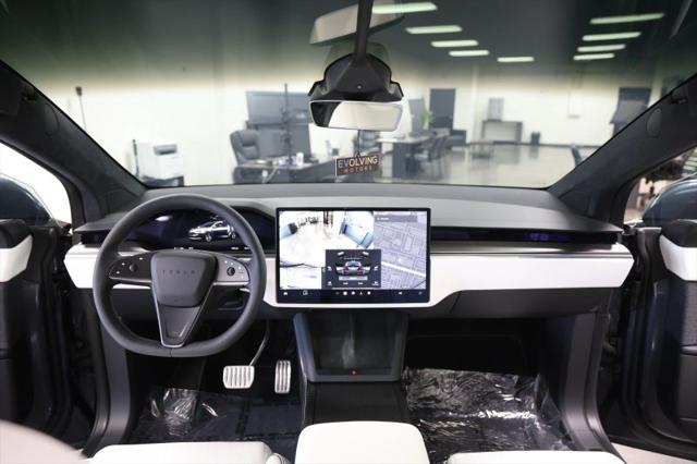 2022 Tesla Model X Plaid Tri Motor All-Wheel Drive