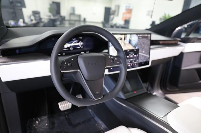 2022 Tesla Model X Plaid Tri Motor All-Wheel Drive