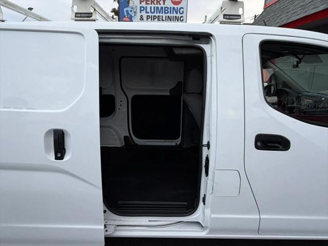 2017 Nissan NV200 S