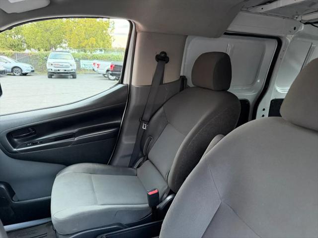 2017 Nissan NV200 S