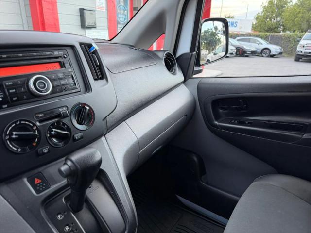 2017 Nissan NV200 S