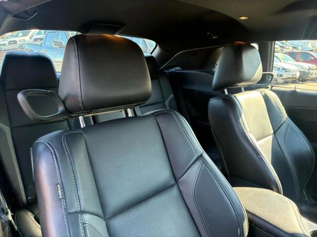 2017 Dodge Challenger SXT Plus