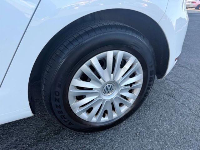 2012 Volkswagen Golf 2.5L 4-Door