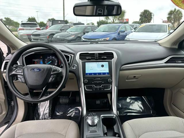 2020 Ford Fusion SE
