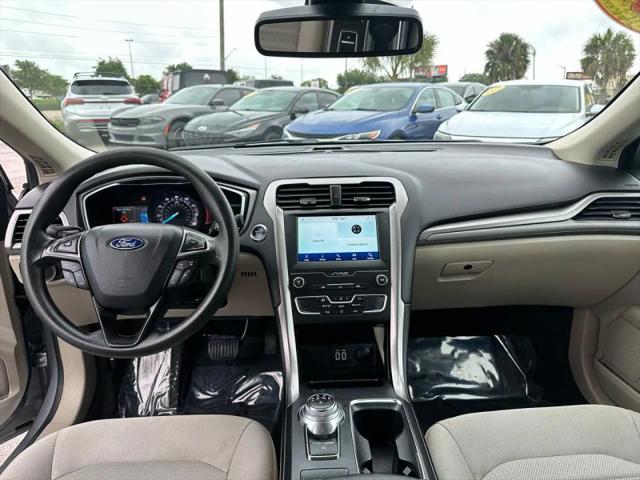 2020 Ford Fusion SE