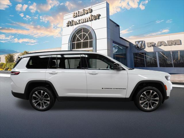 2023 Jeep Grand Cherokee L Altitude 4x4 2023 Jeep Grand Cherokee L Altitude 4x4