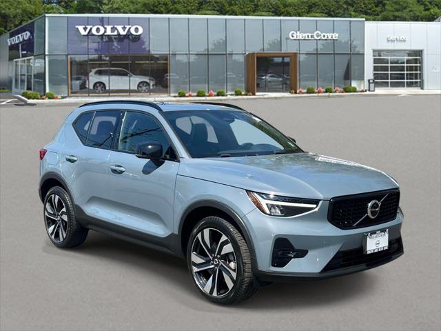 2023 Volvo XC40 B5 Plus Dark Theme for sale in Glen Cove, NY