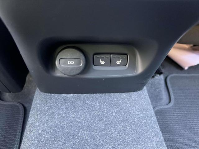 2023 Volvo XC40 B5 Plus Dark Theme