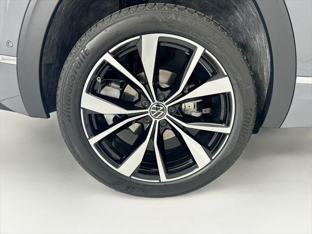 2026 Volkswagen Atlas Cross Sport SEL Premium R-Line