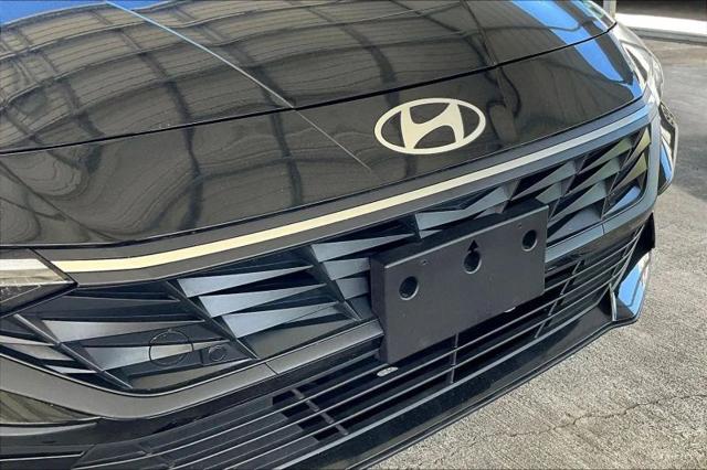 2025 Hyundai Elantra Hybrid SEL Sport