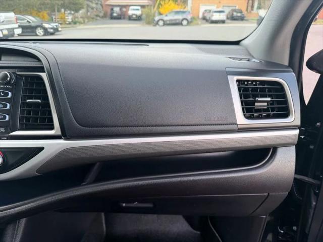 2019 Toyota Highlander SE