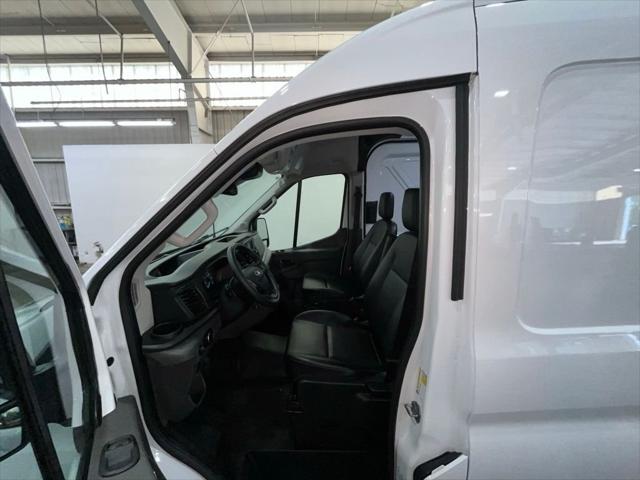 2025 Ford Transit Cargo Van Base