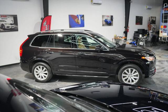 2016 Volvo XC90 T6 Momentum