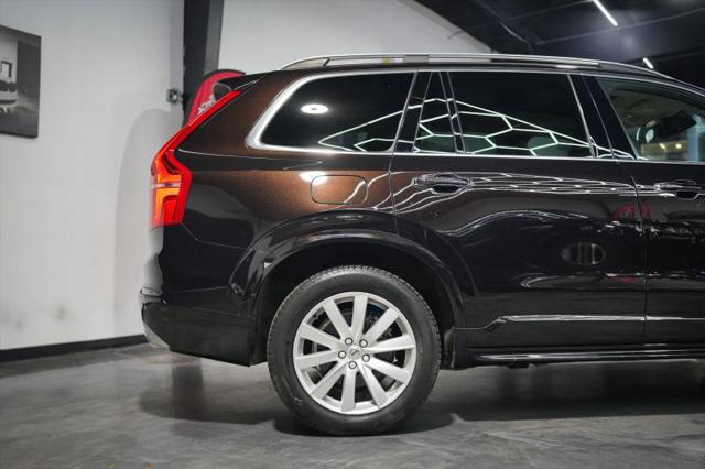 2016 Volvo XC90 T6 Momentum