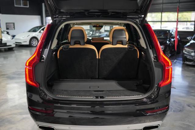 2016 Volvo XC90 T6 Momentum
