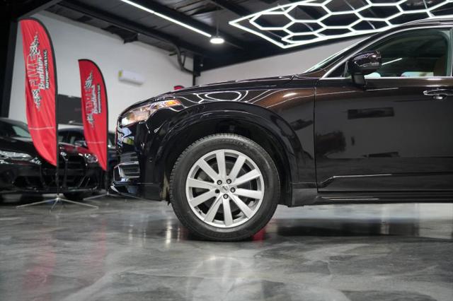 2016 Volvo XC90 T6 Momentum