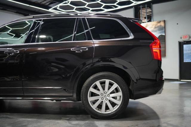 2016 Volvo XC90 T6 Momentum