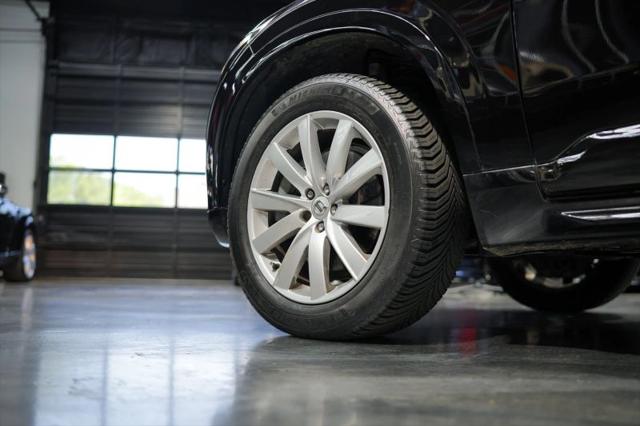 2016 Volvo XC90 T6 Momentum
