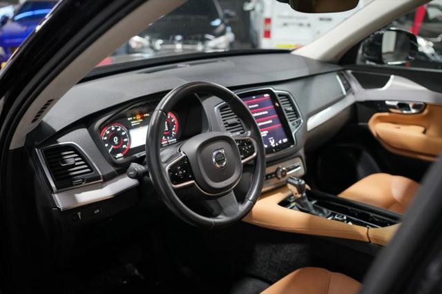 2016 Volvo XC90 T6 Momentum