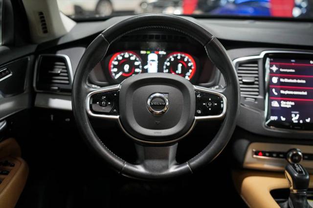 2016 Volvo XC90 T6 Momentum
