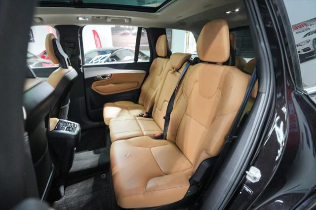 2016 Volvo XC90 T6 Momentum