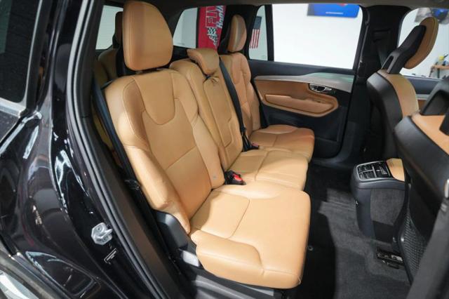 2016 Volvo XC90 T6 Momentum