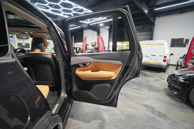 2016 Volvo XC90 T6 Momentum