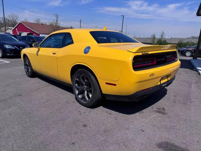 2017 Dodge Challenger SXT Plus
