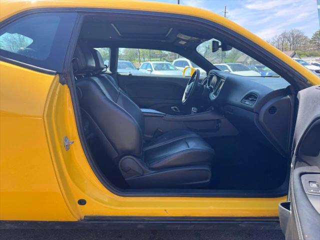 2017 Dodge Challenger SXT Plus