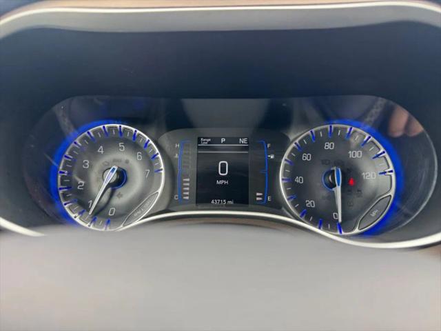 2022 Chrysler Voyager LX