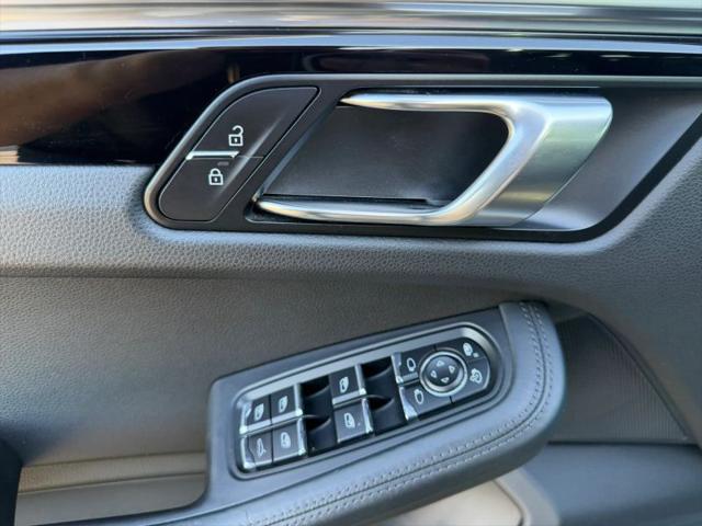 2021 Porsche Macan Base